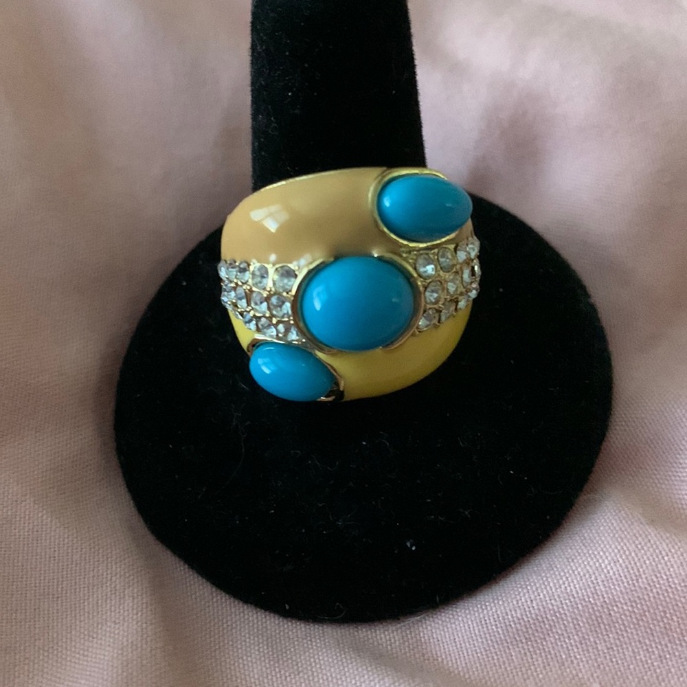 Stunning Conversational Ring